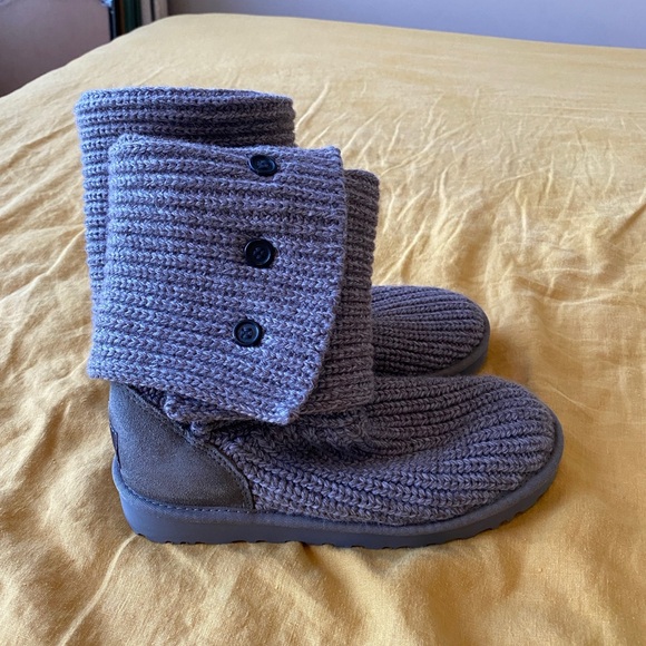 UGG boots, barely worn, size 7 - Picture 4 of 5